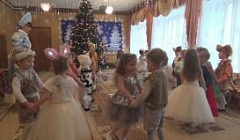"Новогодний танец" в исполнении детей гр. №12