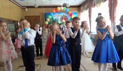 Танец "Девчонки-мальчишки" исполняют дети группы №9