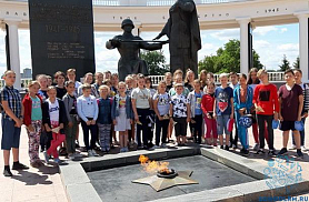 Экскурсия по памятным местам города Саранска для детей из школьных лагерей «Солнышко» и «Казачок» Российского военно-исторического общества