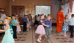 "Танец друзей" исполняют воспитанники старшей группы №5