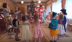 Танец "Дед Мороз" исполняют дети младшей группы №6