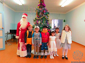 Новогодний праздник в начальной школе.