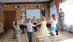 Танец "Маленькая страна" в исполнении детей старшей группы №12