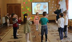 Танец "Моя тетя - весельчак" в исполнении детей старшей группы №2