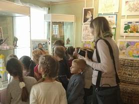 Выставочный зал Детской школы искусств посетили воспитанники ЦРР-д/с "Сказка"