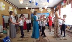 "Танец с мамами", гр №5; муз. рук.:Барашкина Е.В.