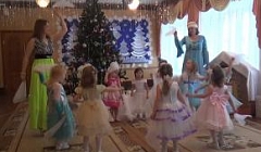 "Танец снежинок" в исполнении детей гр №5; муз. рук: Барашкина Е.В.